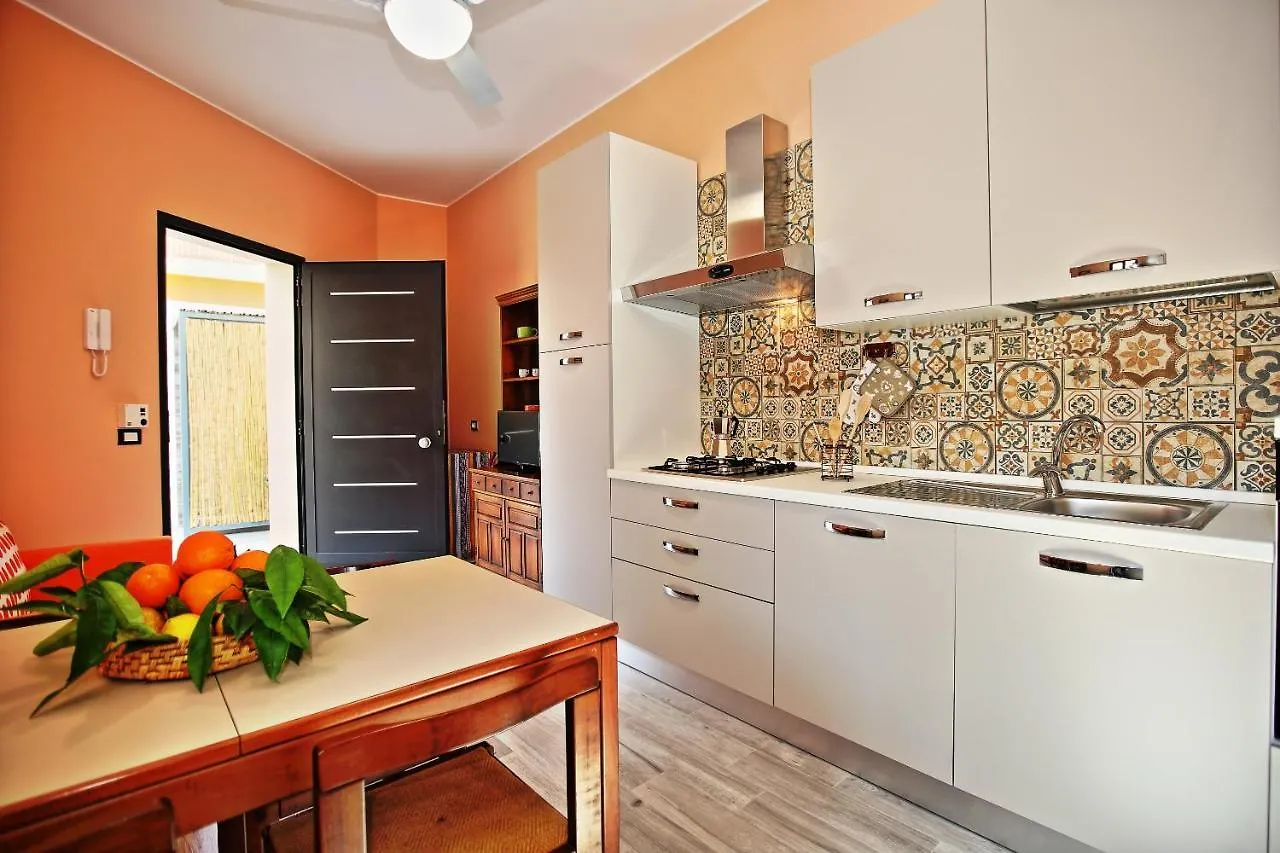 Holiday home Re Sole La Dependance - Casa Vacanza V E N E R E Avola