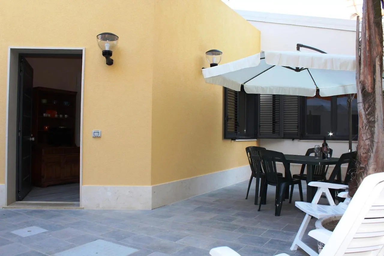 Re Sole La Dependance - Casa Vacanza V E N E R E Avola Italy