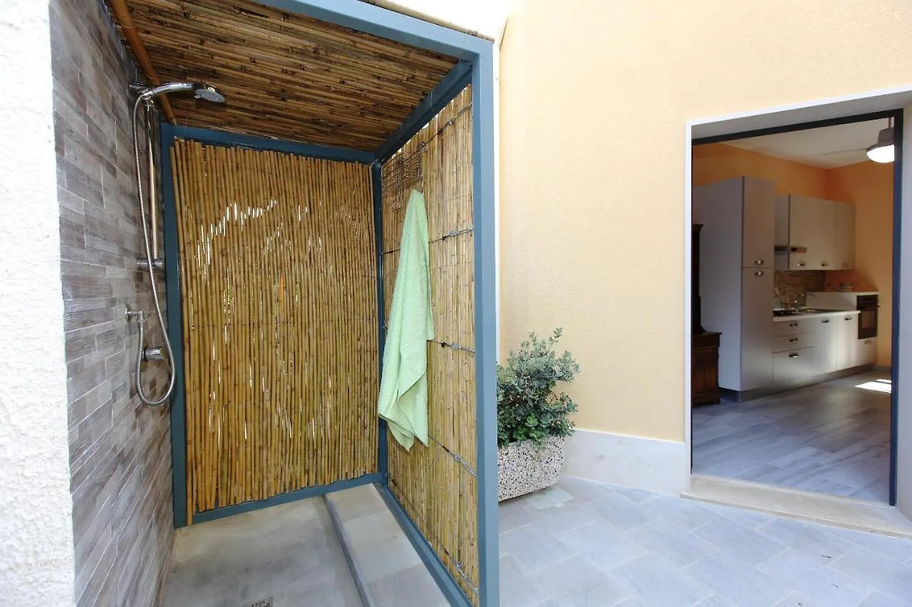 Holiday home Re Sole La Dependance - Casa Vacanza V E N E R E Avola